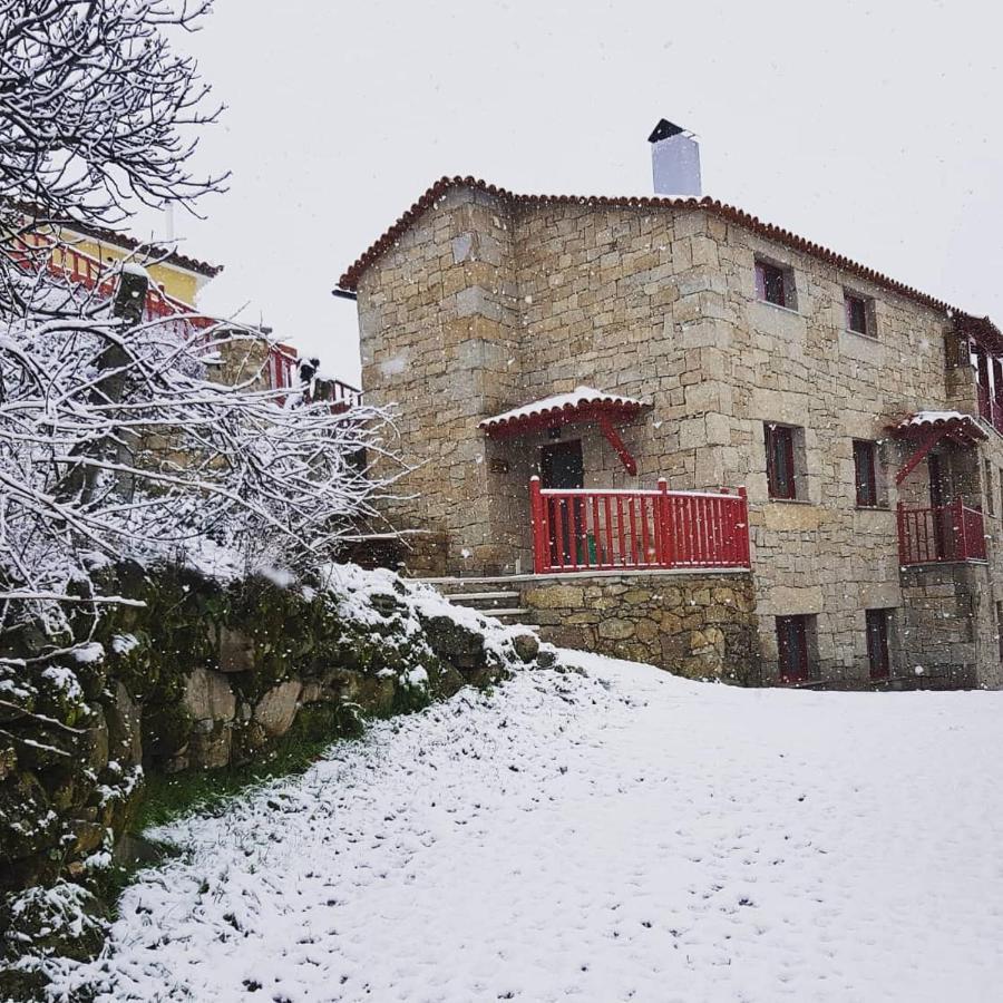 Casas Da Ribeira Affittacamere Seia Esterno foto